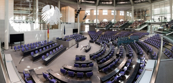 Ομιλία του Σταύρου Θεοδωράκη στην Bundestag
