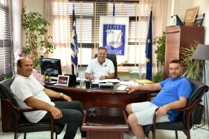 Υπεγράφησαν οι συμβάσεις για την κατασκευή δύο γηπέδων 5Χ5