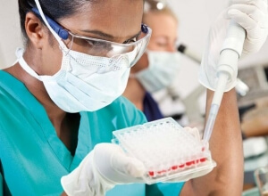 Ο γιατρός του μικρού Βαγγέλη, Δρ. Ζαχαρούλης, μιλάει για το πειραματικό εμβόλιο που δίνει ελπίδες για το νευροβλάστωμα