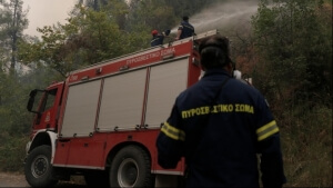 Βόρεια Εύβοια: Αναζωπυρώσεις και μέτωπα από χωριό σε χωριό
