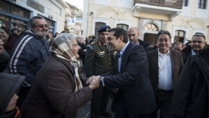 Πολιτικά μηνύματα του Αλ. Τσίπρα προς το ΔΝΤ και το εσωτερικό, από τη Νίσυρο