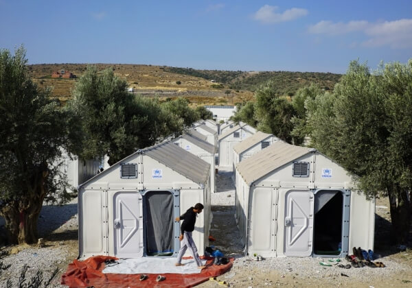 Better Shelter: Βραβείο Design 2016 στη λύση της IKEA για τους πρόσφυγες