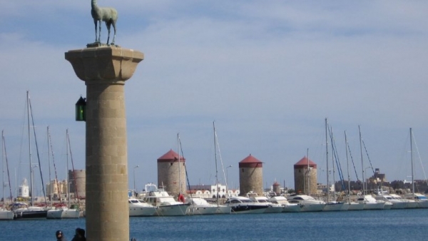 Ρόδος: Παρίστανε επί πέντε χρόνια τον αστυνομικό και εξαπατούσε πολίτες