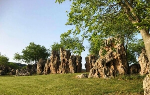 Νυμφόπετρα Βόλβης: Οι Γεωλογικοί σχηματισμοί και οι θρύλοι που τους συνοδεύουν