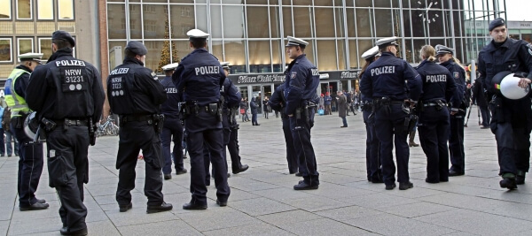 Γερμανία: Τρίτη μέρα μετά την επιθεση στο Βερολίνο και η ζωή αποκτά τους κανονικούς της ρυθμούς