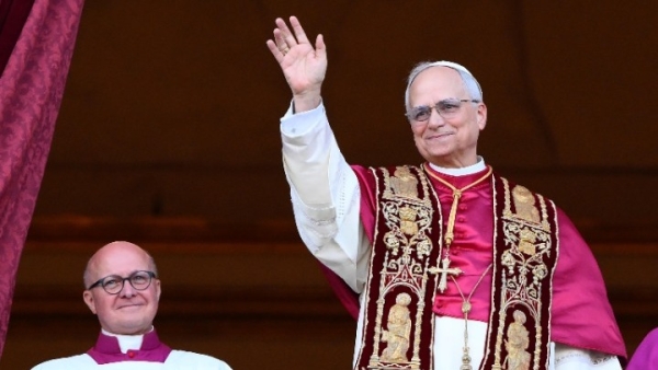 Νέος πάπας ο Αμερικανός Ρόμπερτ Φράνσις Πρέβοστ-Eπέλεξε το όνομα «Λέων 14ος»