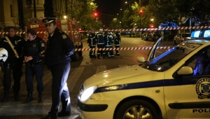 Συνεχίζονται οι έρευνες της Αντιτρομοκρατικής μετά την έκρηξη βόμβας στη Eurobank