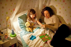 Διαβάζετε παραμύθια στα παιδιά σας - Γίνονται εξυπνότερα!