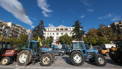 Κινητοποίηση αγροτών στο ΥΜΑΘ και αποκλεισμός κόμβου στη Γαλάτιστα Χαλκιδικής