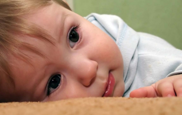 Αλγόριθμος «διαβάζει» τον εγκέφαλο των βρεφών και από τον πρώτο χρόνο της ζωής τους προβλέπει τον αυτισμό (με ελληνική συμμετοχή)