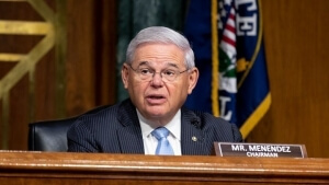 ΗΠΑ: Νέα τροπολογία Μενέντεζ για τα F-16 προσπαθεί να βάλει φρένο στις παραβιάσεις του ελληνικού εναέριου χώρου