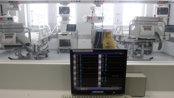 Επιτάσσονται 206 συμβεβλημένοι με τον ΕΟΠΥΥ γιατροί, κάτω των 60 ετών για έναν μήνα