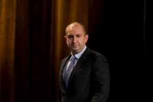 Η Βουλγαρία αποδέχεται τη συμφωνία μεταξύ της πΓΔΜ και της Ελλάδας για το όνομα,  δήλωσε ο πρόεδρος της χώρας Ρούμεν Ράντεφ