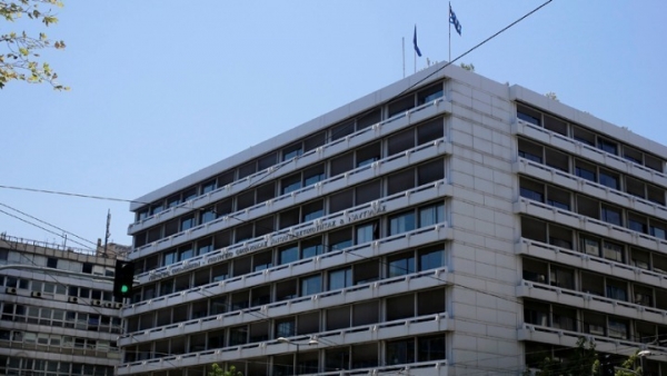 ΥΠΟΙΚ: Ποιοι απαλλάσονται από τη συγκέντρωση ηλεκτρονικών αποδείξεων