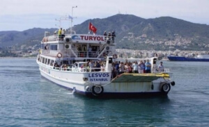 Η Τουρκία απαγόρευσε στα τουριστικά πλοία της να προσεγγίζουν τα ελληνικά νησιά