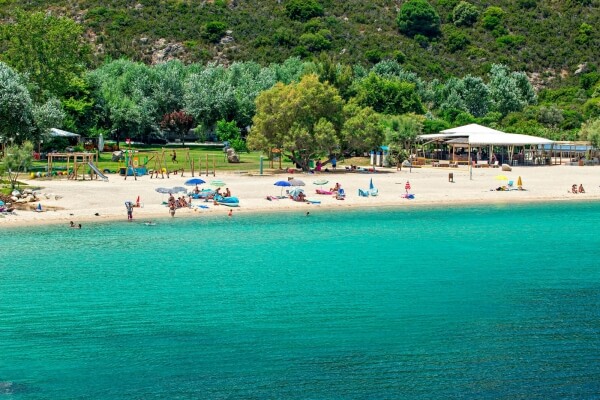 Ομοσπονδία Ξενοδόχων: Χωρίς προβλήματα η διαμονή των τουριστών στη Χαλκιδική