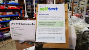 Από 19 Απριλίου υποχρεωτικά self tests σε εργαζομένους σε ιδιωτικό και δημόσιο τομέα