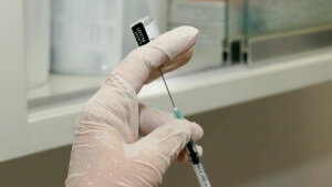 Πρόστιμο 100 ευρώ για ανεμβολίαστους άνω των 60 ετών - Λόγοι απαλλαγής από εμβολιασμό