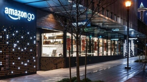 Η Amazon ανοίγει σήμερα στις ΗΠΑ το πρώτο σούπερ-μάρκετ στον κόσμο χωρίς κανένα ταμείο, με αυτόματη χρέωση του πελάτη μέσω κινητού