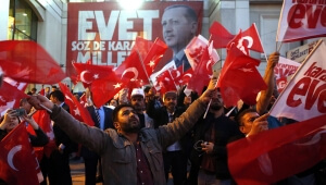 Οριακή νίκη του «Ναι» στο τουρκικό δημοψήφισμα. Τα «μυστικά» της ψήφου