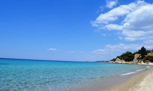 Οι σεισμικές δονήσεις στην Ουρανούπολη δεν επηρεάζουν τις διακοπές των τουριστών