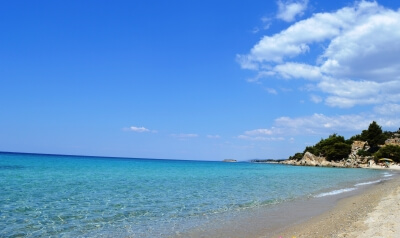 Οι σεισμικές δονήσεις στην Ουρανούπολη δεν επηρεάζουν τις διακοπές των τουριστών