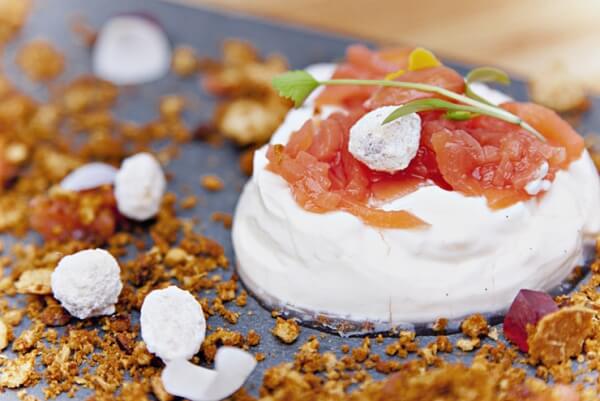 Εστιατόριο στο Λονδίνο προσφέρει μαζί με το γεύμα εξοπλισμό για την τέλεια φωτογραφική λήψη για το Instagram