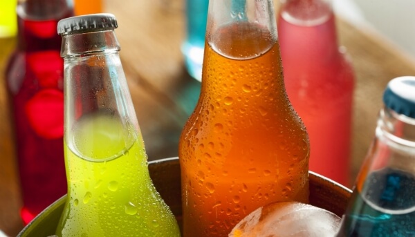 Αντεπίθεση των μικρών στον κλάδο των αναψυκτικών