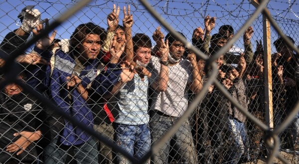 Η Ουγγαρία συνεχίζει τη σκληρή της στάση προς τους μετανάστες