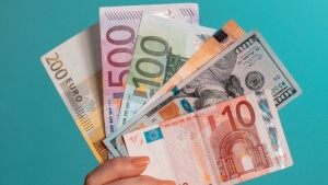 Οι περισσότεροι δεν θέλουν να γίνουν δισεκατομμυριούχοι αλλά «αρκούνται» έως τα 10 εκατ.