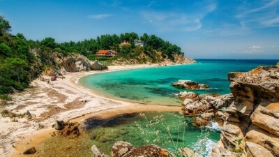 Στη Χαλκιδική βρίσκονται δύο από τα 25 κορυφαία στον κόσμο all inclusive θέρετρα
