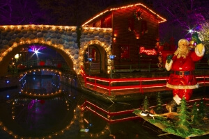 Με πυρετώδεις ρυθμούς οι εργασίες για την κατασκευή της φετινής Ονειρούπολης