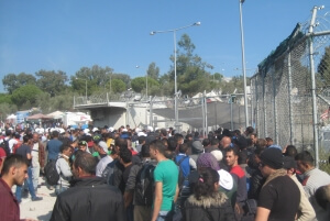 Άρχισε η επιχείρηση αποσυμφόρησης της Μόριας. Στόχος η μετακίνηση 2.000 αιτούντων άσυλο έως το τέλος Σεπτεμβρίου