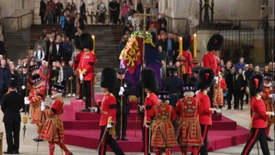 Σήμερα η κηδεία της βασίλισσας Ελισάβετ - Ποιοι θα παραβρεθούν