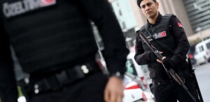 Τουρκία: Εισαγγελείς εξέδωσαν εντάλματα σύλληψης για 360 άτομα στο πλαίσιο επιχείρησης με στόχο τους υποστηρικτές του Γκιουλέν