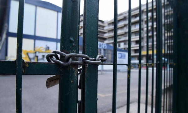 «Ναι» στο «λουκέτο» στα σχολεία, τον περιορισμό των μετακινήσεων και την αναβολή της μετάληψης από την πλειοψηφία των πολιτών - Έρευνα