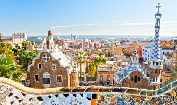 Ο τουρισμός της Βαρκελώνης, πρώτο θύμα της πολιτικής αβεβαιότητας στην Καταλονία, παρακολουθεί με ανησυχία τις εξελίξεις