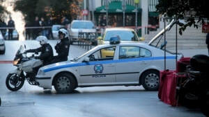 Έκρηξη έξω από τον Ιερό Ναό Αγ. Διονυσίου στο Κολωνάκι