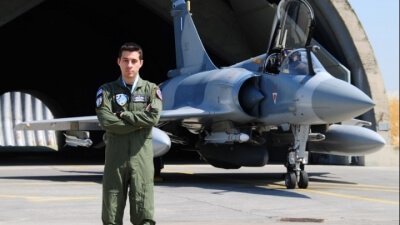 «Πρέπει κάθε φορά που κλείνει η καλύπτρα να αφήνουμε έξω όλα τα προβλήματα, έγνοιες, σκέψεις, οικογένειες, τα πάντα»