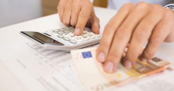 Ανοίγει η πλατφόρμα για ρύθμιση χρεών σε εφορία και ταμεία έως 240 δόσεις και έως 420 δόσεις για χρέη στις τράπεζες