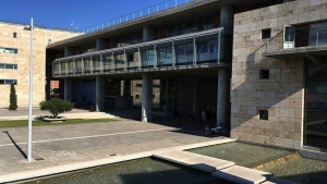 Δημοτικό συμβούλιο Θεσσαλονίκης: Να ανοίξουν άμεσα τα καταστήματα