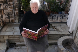 Τα «καλλιγραφένια» στρωσίδια του Παλαιοχωρίου μέσα από ένα βιβλίο