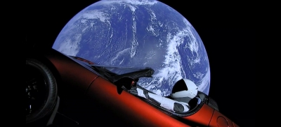 Ο πύραυλος της Space X με το αυτοκίνητο Tesla και τον «Αστράνθρωπο» κατευθύνεται προς τη ζώνη των αστεροειδών μεταξύ Άρη-Δία