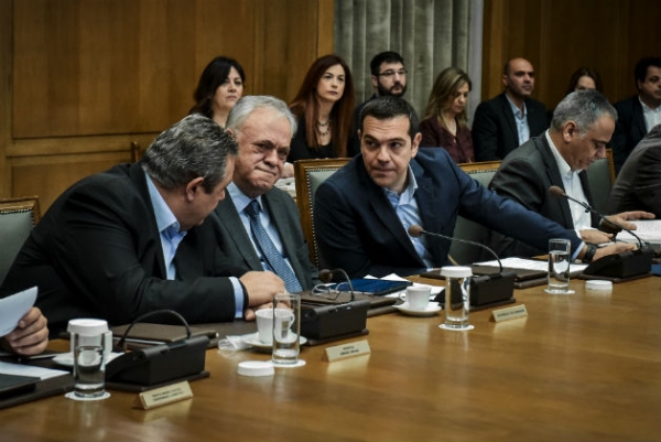 Το "ολιστικό σχέδιο για την επόμενη μέρα", που εγγυάται την έξοδο από την κρίση, παρουσιάζεται στο σημερινό υπουργικό συμβούλιο