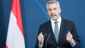 Στη Μόσχα ο Αυστριακός καγκελάριος: Πίεση για ανθρωπιστικούς διαδρόμους στην Ουκρανία