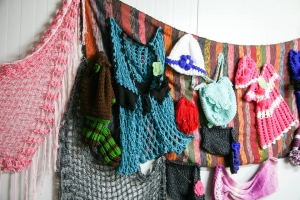 "Πλέκουν" τα όνειρά τους για ένα καλύτερο αύριο.