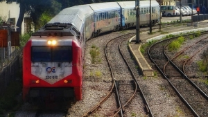 Στις τρεις ώρες και είκοσι λεπτά θα μειωθεί το φθινόπωρο η διαδρομή Αθήνα-Θεσσαλονίκη