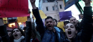 Χιλιάδες υποστηρικτές του "όχι" στο δημοψήφισμα διαδήλωσαν στην Κωνσταντινούπολη