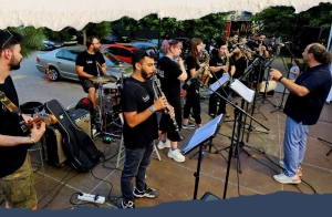 Η μουσική μπάντα «Karaband» στις Καλύβες