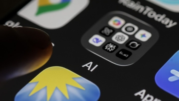 Google &amp; AI: Πώς η τεχνητή νοημοσύνη αλλάζει την ψυχική υγεία και την υποστήριξη